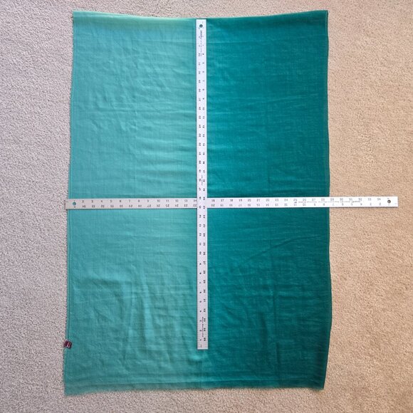 NWOT Lightweight Cashmere Scarf Green Ombre - Picture 9 of 9